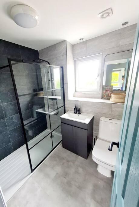 Spacious 5Bed House, Free Parking, No Party ! Glasgow Buitenkant foto