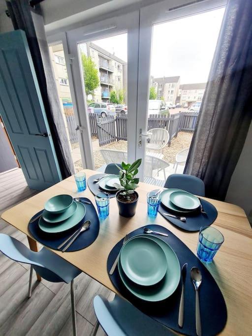 Spacious 5Bed House, Free Parking, No Party ! Glasgow Buitenkant foto